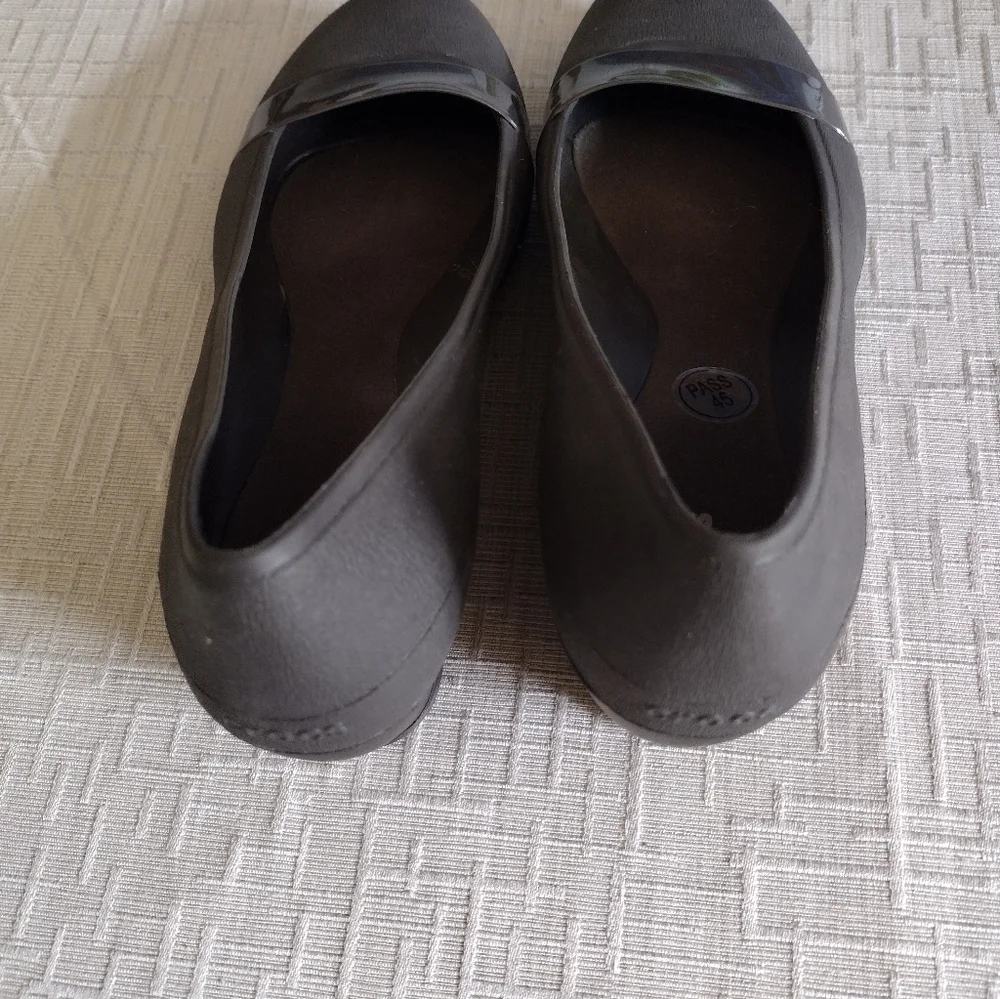 Crocs Womens Shoes Brynn Size 8M Brown Wedge.
